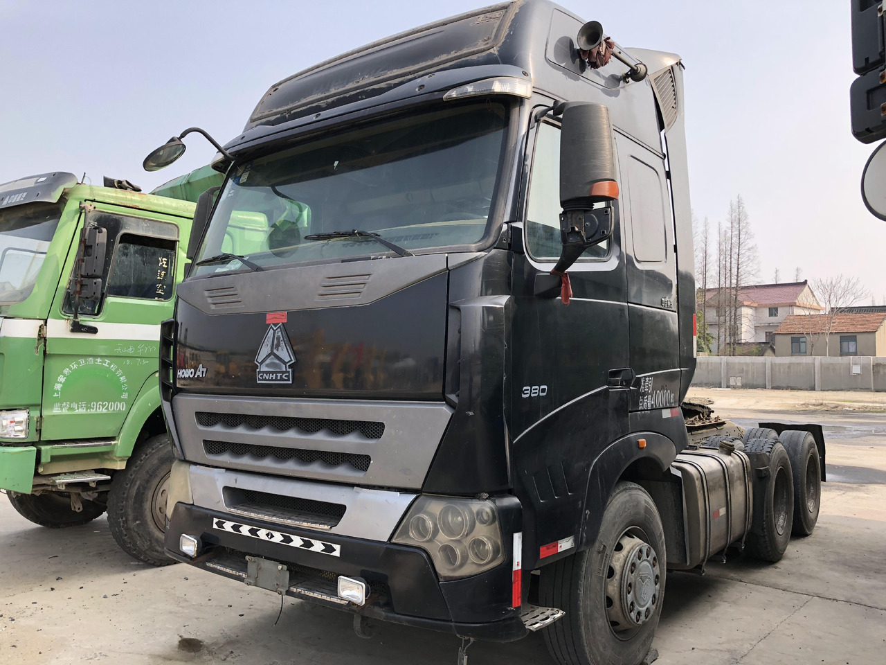 SINOTRUK HOWO A7 - Tractor head: gambar 3 SINOTRUK HOWO A7 - Tractor head: gambar 3