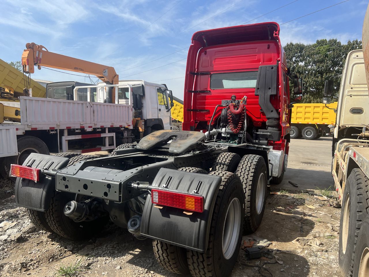 Tractor head SINOTRUK HOWO: gambar 10 Tractor head SINOTRUK HOWO: gambar 10
