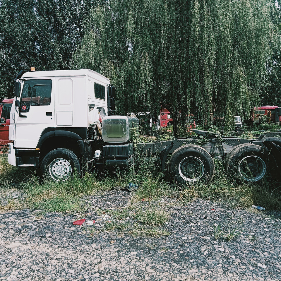 SINOTRUK HOWO - Tractor head: gambar 3 SINOTRUK HOWO - Tractor head: gambar 3
