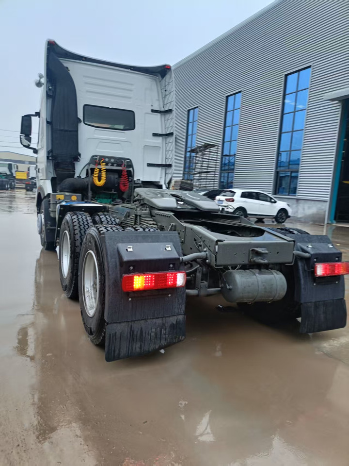 SINOTRUK HOWO - Tractor head: gambar 5 SINOTRUK HOWO - Tractor head: gambar 5
