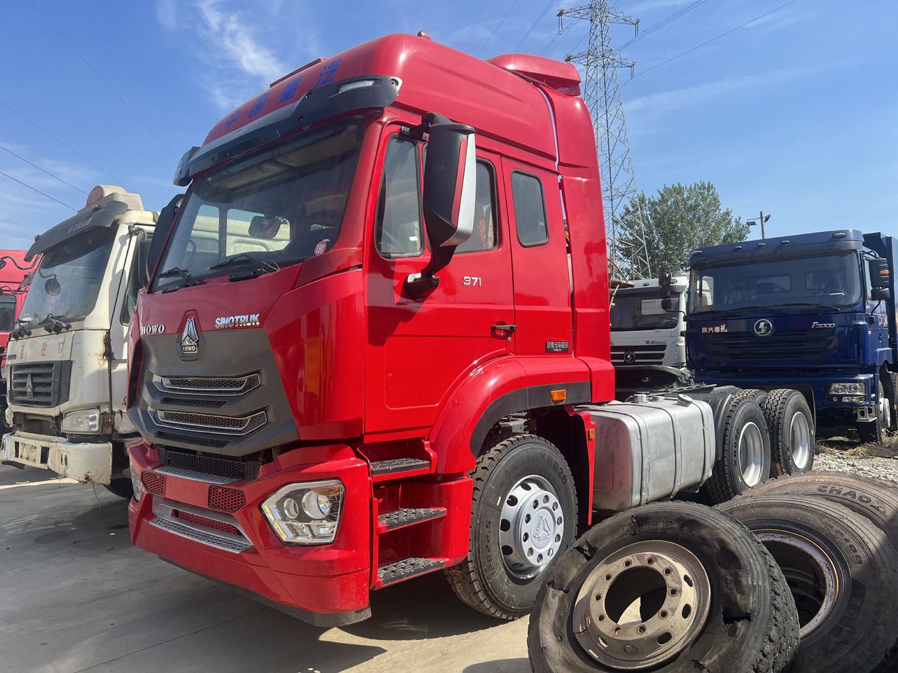 SINOTRUK HOWO - Tractor head: gambar 1 SINOTRUK HOWO - Tractor head: gambar 1