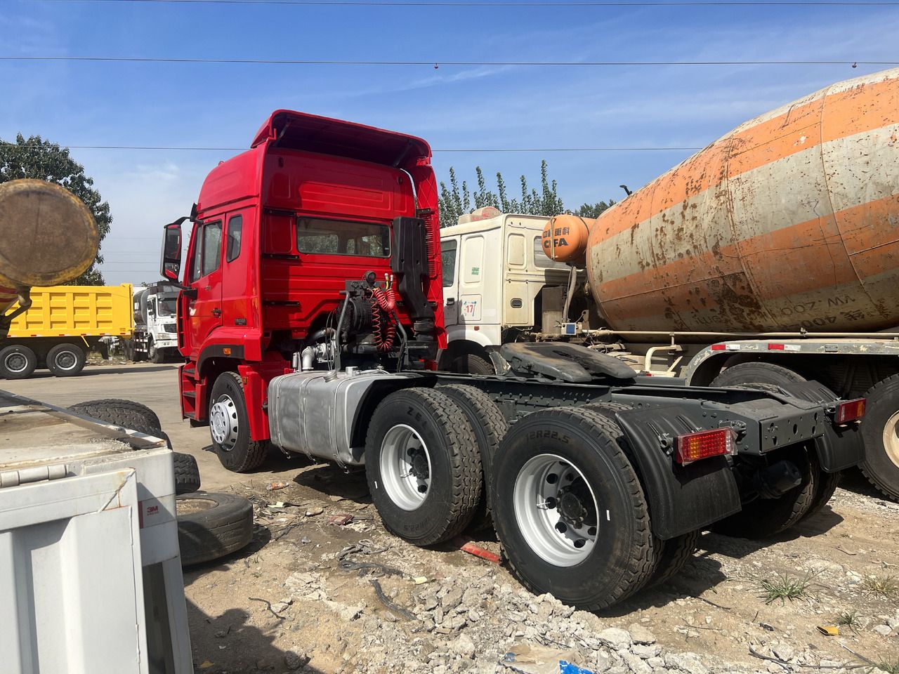 Tractor head SINOTRUK HOWO: gambar 8 Tractor head SINOTRUK HOWO: gambar 8