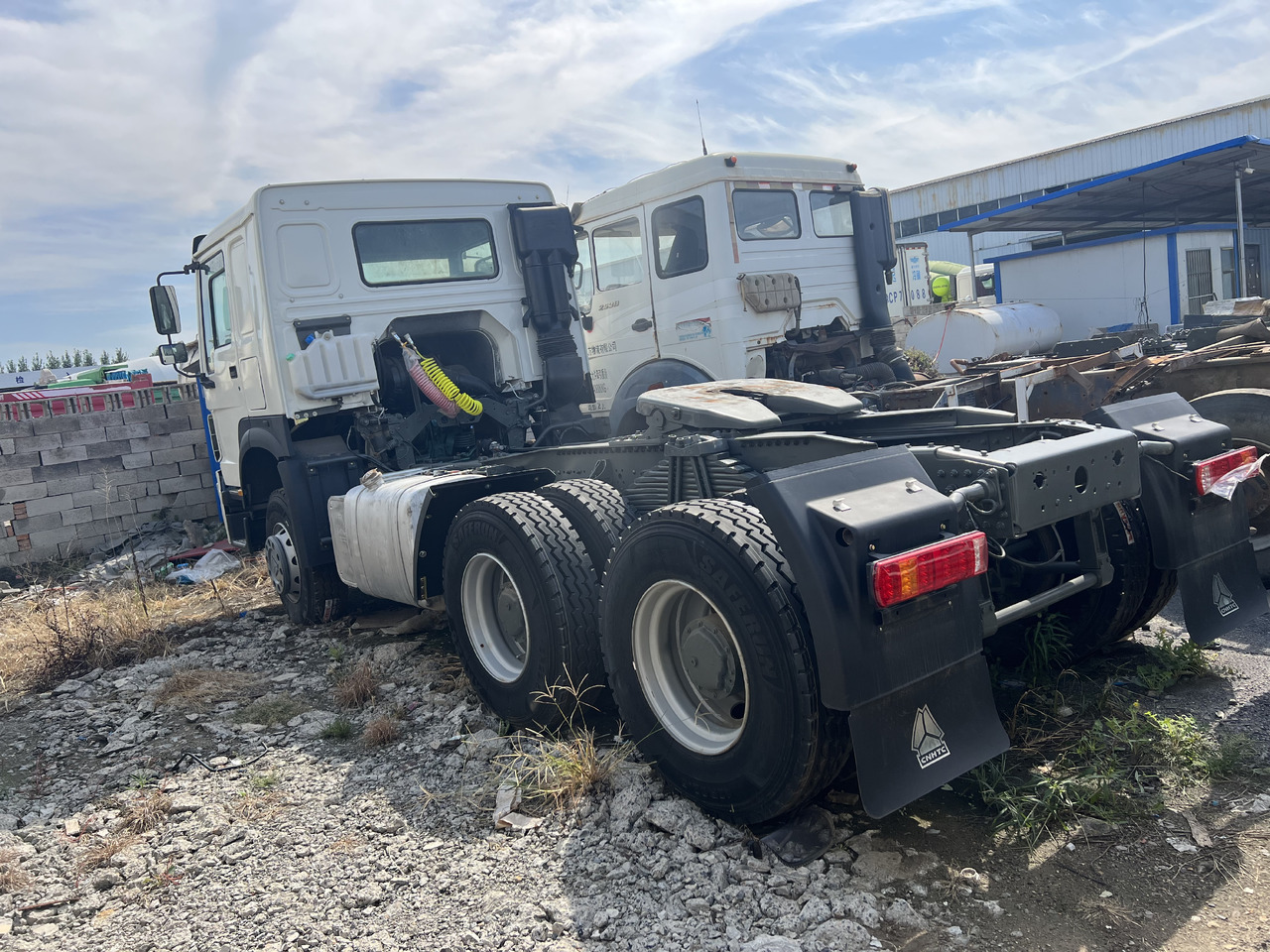 SINOTRUK HOWO trailer head - Tractor head: gambar 4 SINOTRUK HOWO trailer head - Tractor head: gambar 4