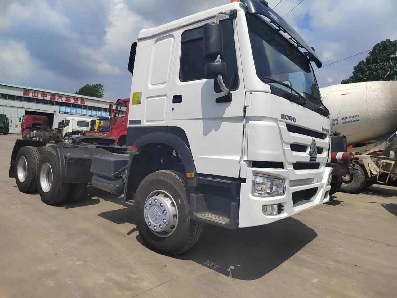 SINOTRUK HOWO trailer head - Tractor head: gambar 2 SINOTRUK HOWO trailer head - Tractor head: gambar 2