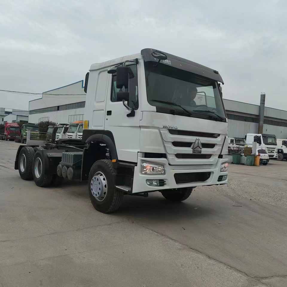 SINOTRUK HOWO trailer head - Tractor head: gambar 1 SINOTRUK HOWO trailer head - Tractor head: gambar 1