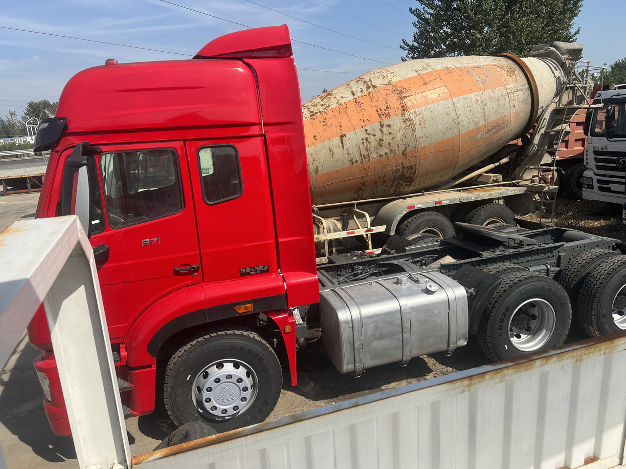 SINOTRUK HOWO trailer head - Tractor head: gambar 5 SINOTRUK HOWO trailer head - Tractor head: gambar 5
