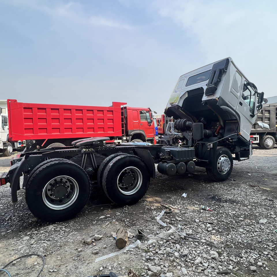 SINOTRUK HOWO tralier head - Tractor head: gambar 1 SINOTRUK HOWO tralier head - Tractor head: gambar 1