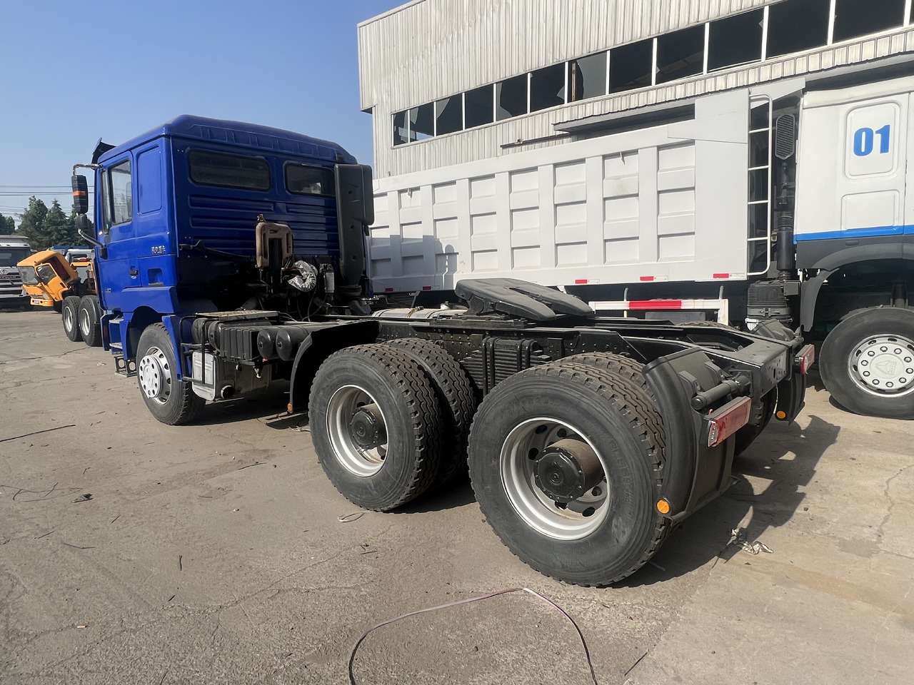 Shacman F3000 - Tractor head: gambar 5 Shacman F3000 - Tractor head: gambar 5