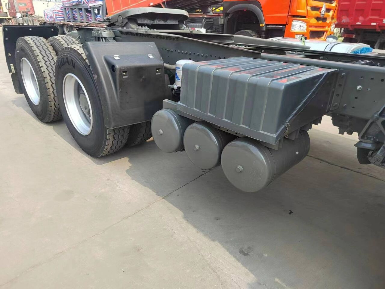 Tractor head Sinotruk Howo 420: gambar 6