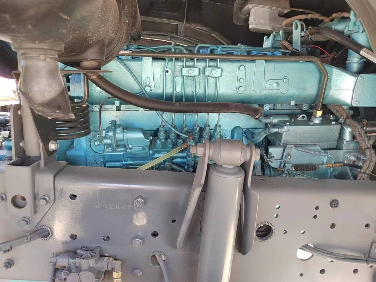 Sinotruk Howo 420 - Tractor head: gambar 3 Sinotruk Howo 420 - Tractor head: gambar 3