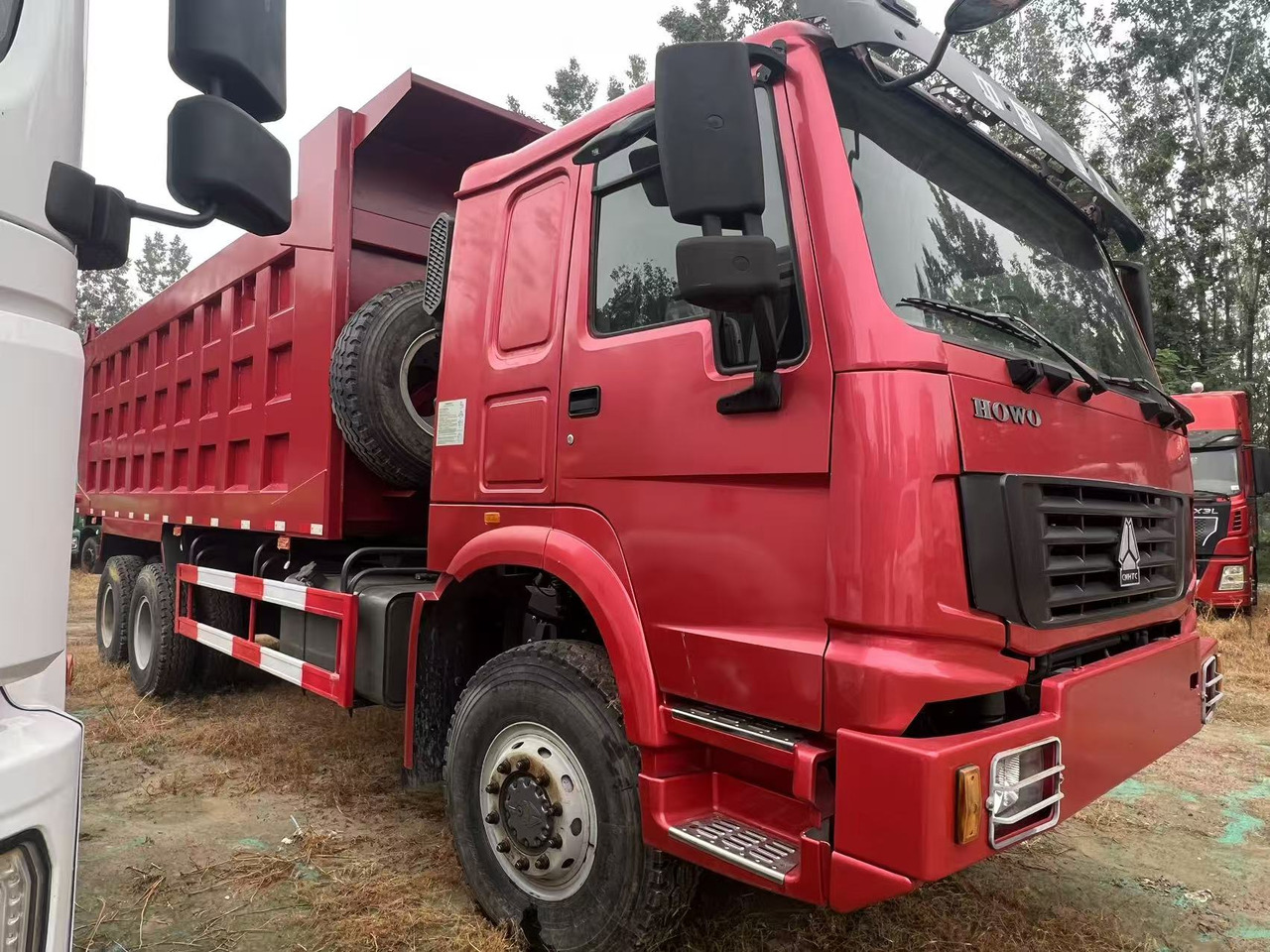 SINOTRUK HOWO - Truk: gambar 4 SINOTRUK HOWO - Truk: gambar 4