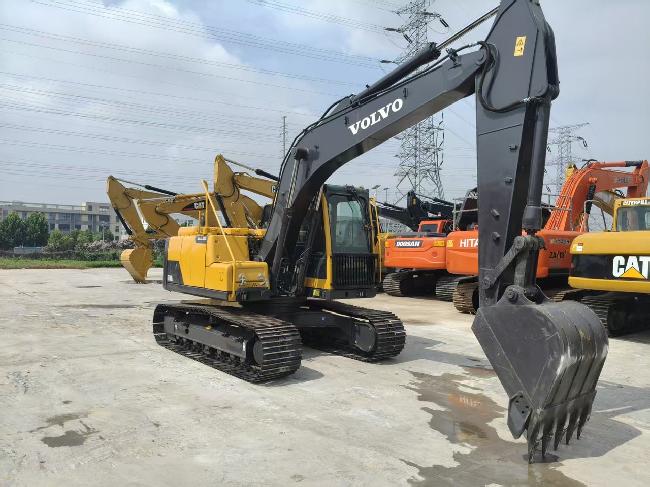 Volvo EC140DL - Ekskavator perayap: gambar 2 Volvo EC140DL - Ekskavator perayap: gambar 2