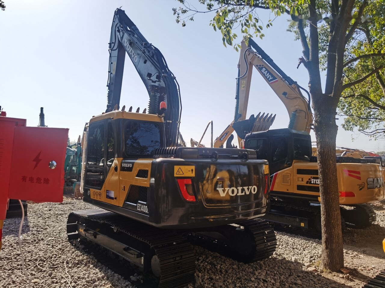 Volvo EC140DL - Ekskavator perayap: gambar 5 Volvo EC140DL - Ekskavator perayap: gambar 5
