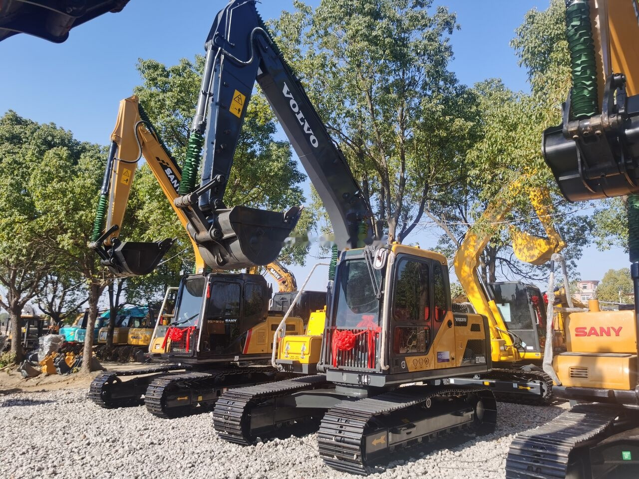 Volvo EC140DL - Ekskavator perayap: gambar 2 Volvo EC140DL - Ekskavator perayap: gambar 2