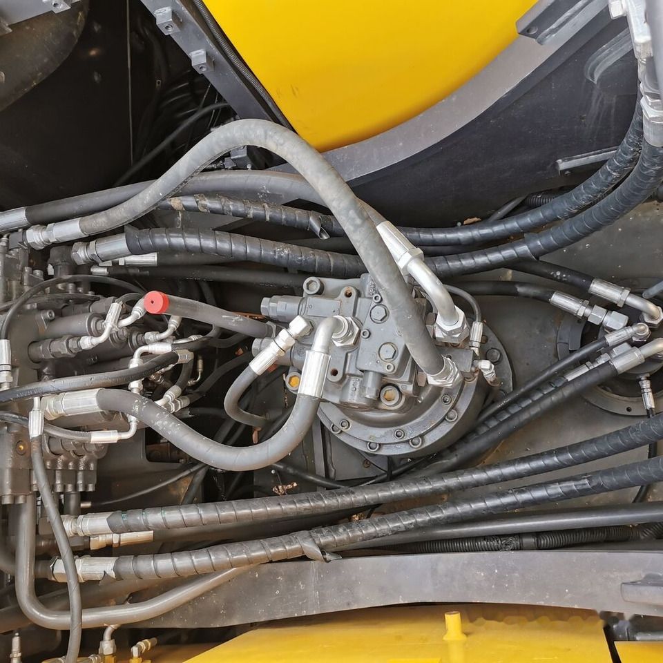 Ekskavator perayap Volvo EC210: gambar 9