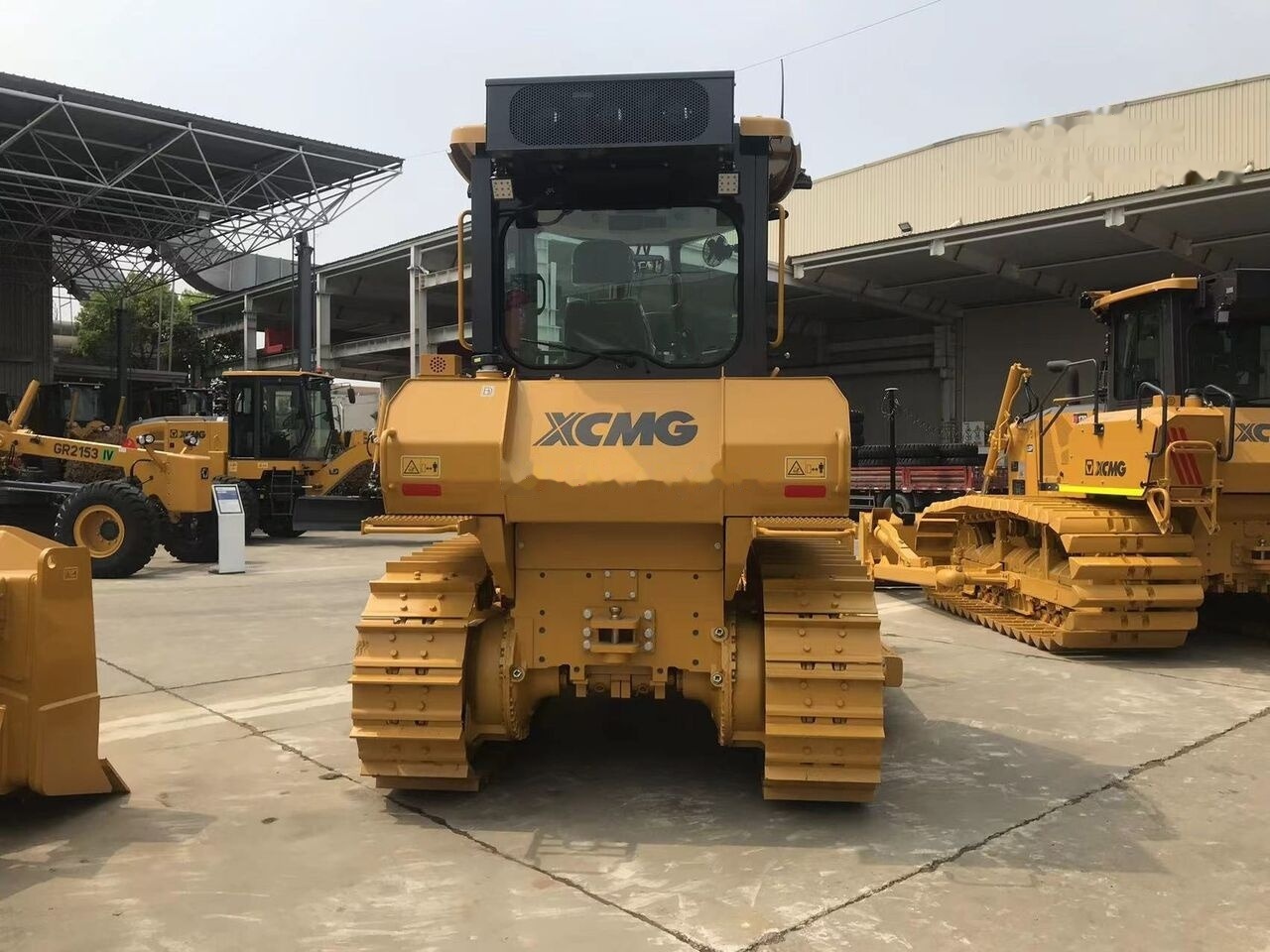 Bulldozer XCMG D170: gambar 12