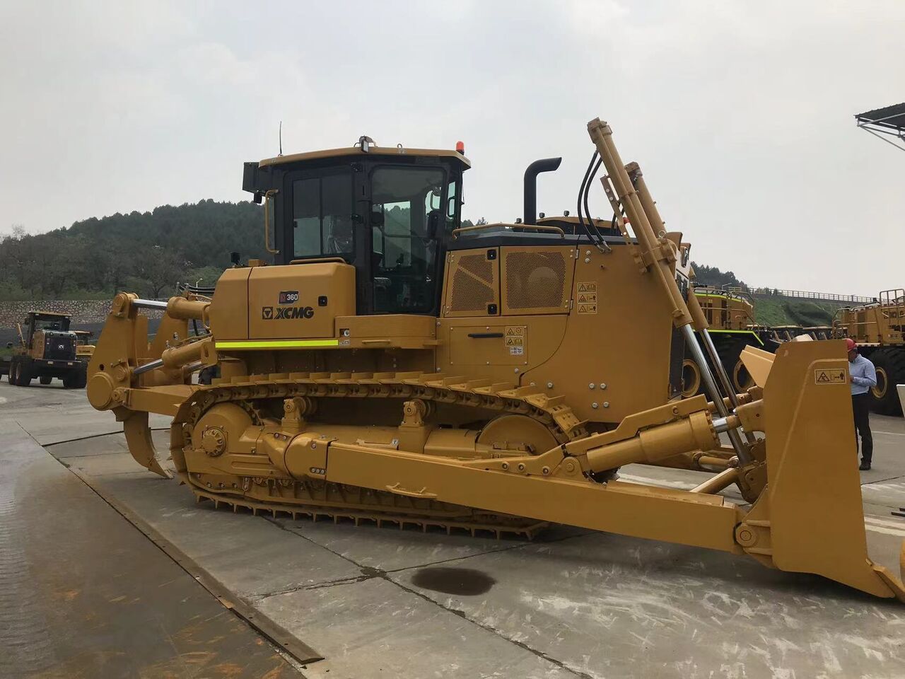 XCMG D360 - Bulldozer: gambar 4 XCMG D360 - Bulldozer: gambar 4