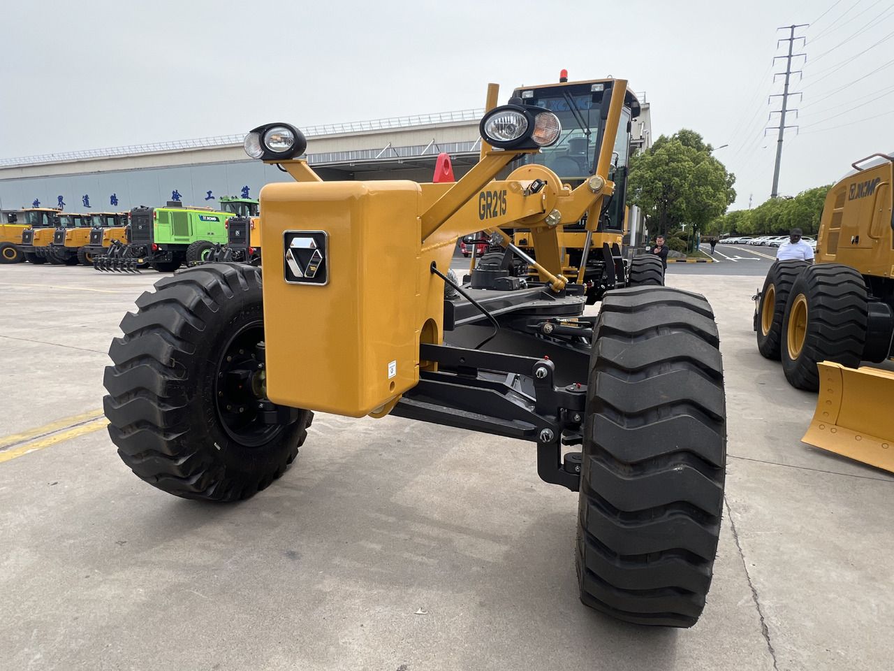 Grader baru XCMG GR215: gambar 16