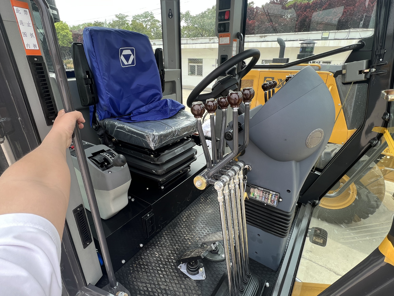 XCMG GR215 - Grader: gambar 5 XCMG GR215 - Grader: gambar 5