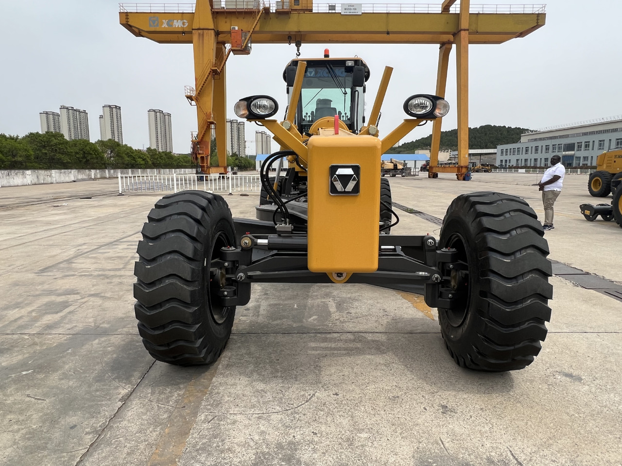 XCMG GR2153 - Grader: gambar 2 XCMG GR2153 - Grader: gambar 2