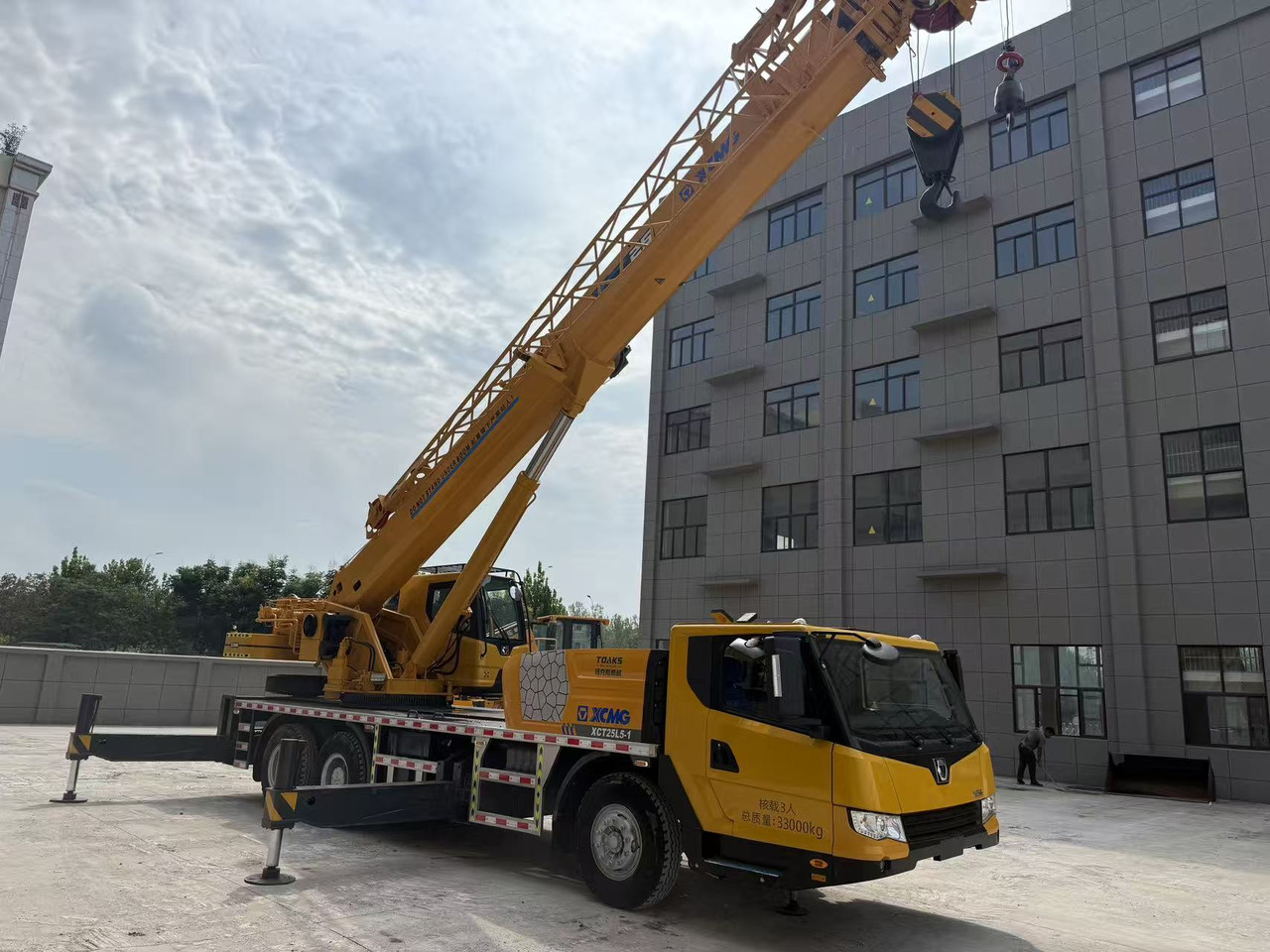 XCMG XCT25L5 - Truk derek: gambar 3 XCMG XCT25L5 - Truk derek: gambar 3