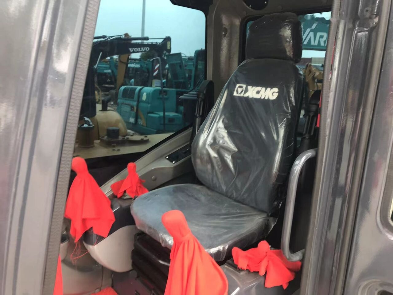 XCMG XE60DA - Ekskavator mini: gambar 5 XCMG XE60DA - Ekskavator mini: gambar 5