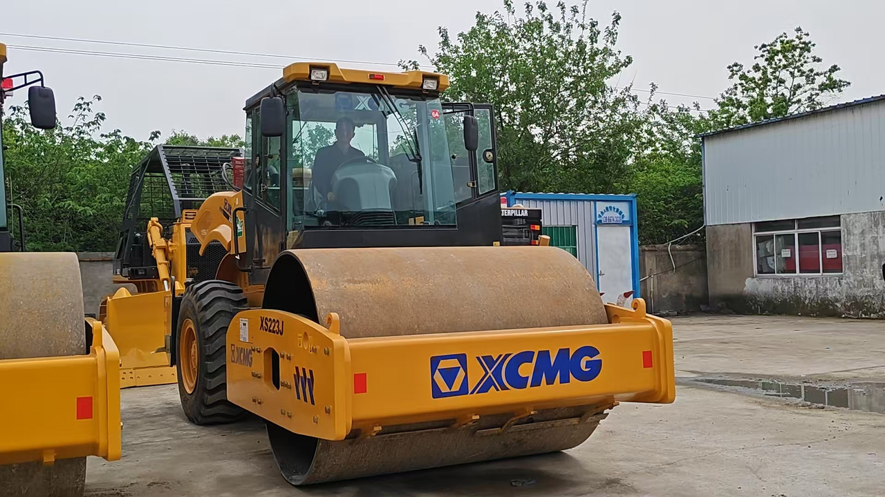 XCMG XS233J - Pemadat: gambar 4 XCMG XS233J - Pemadat: gambar 4