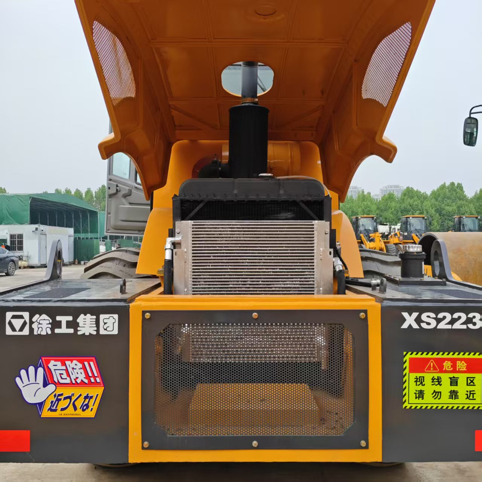 XCMG XS233J - Pemadat: gambar 3 XCMG XS233J - Pemadat: gambar 3