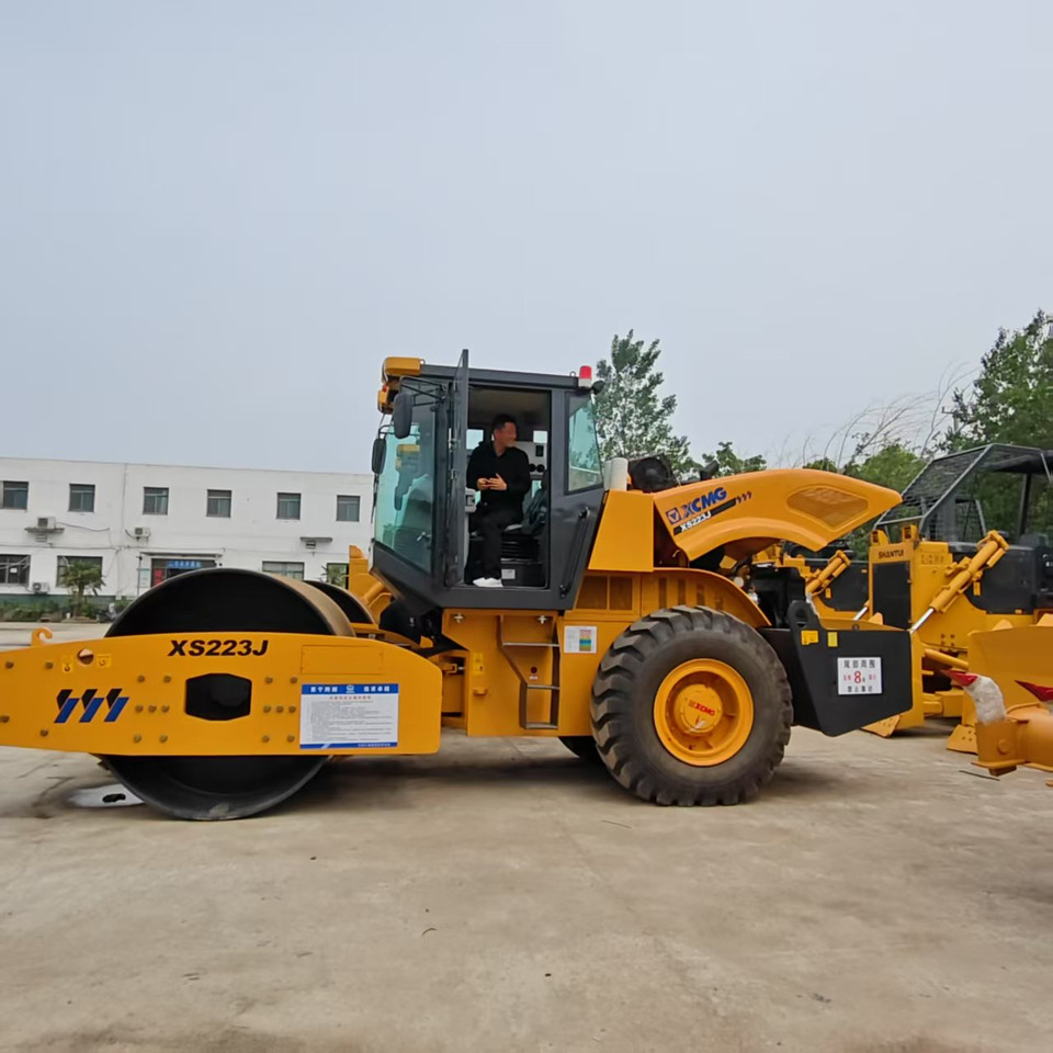 XCMG XS233J - Pemadat: gambar 1 XCMG XS233J - Pemadat: gambar 1