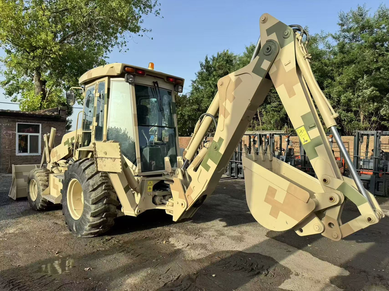 XCMG XT870 - Backhoe loader: gambar 4 XCMG XT870 - Backhoe loader: gambar 4