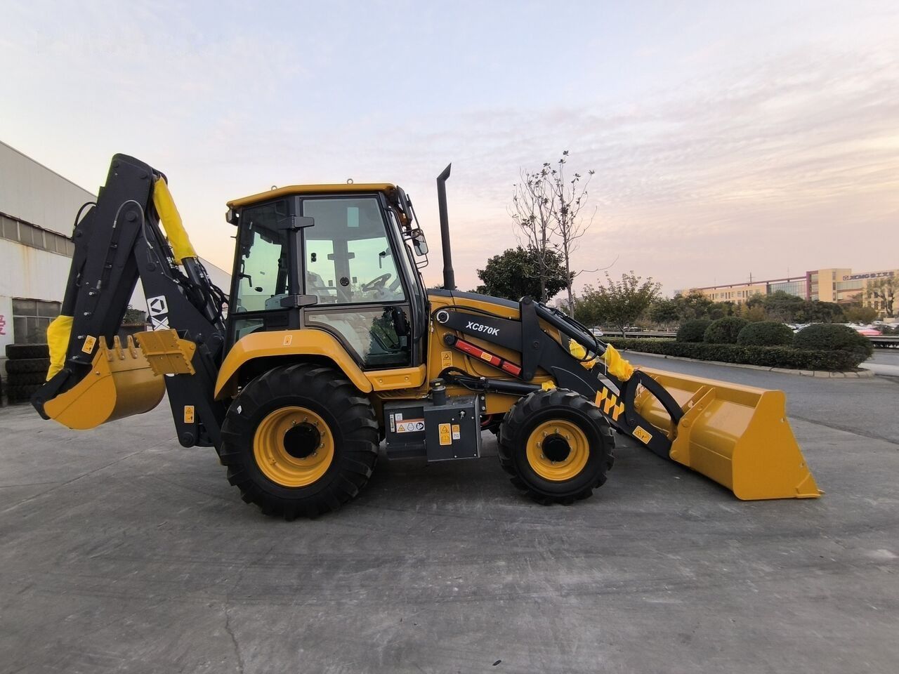 XCMG XT870K - Backhoe loader: gambar 4 XCMG XT870K - Backhoe loader: gambar 4