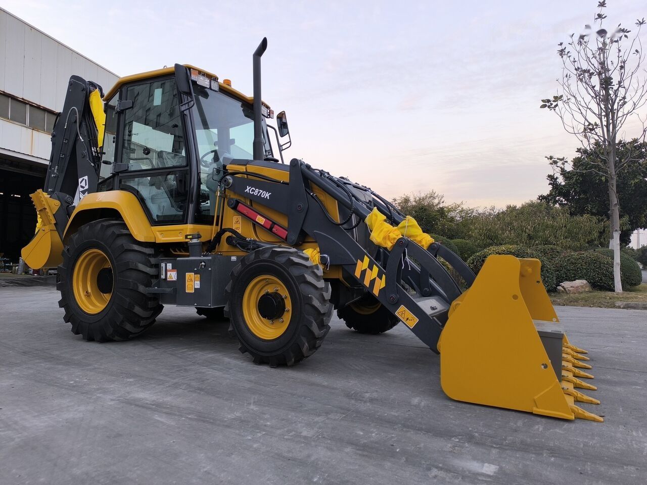 XCMG XT870K - Backhoe loader: gambar 1 XCMG XT870K - Backhoe loader: gambar 1