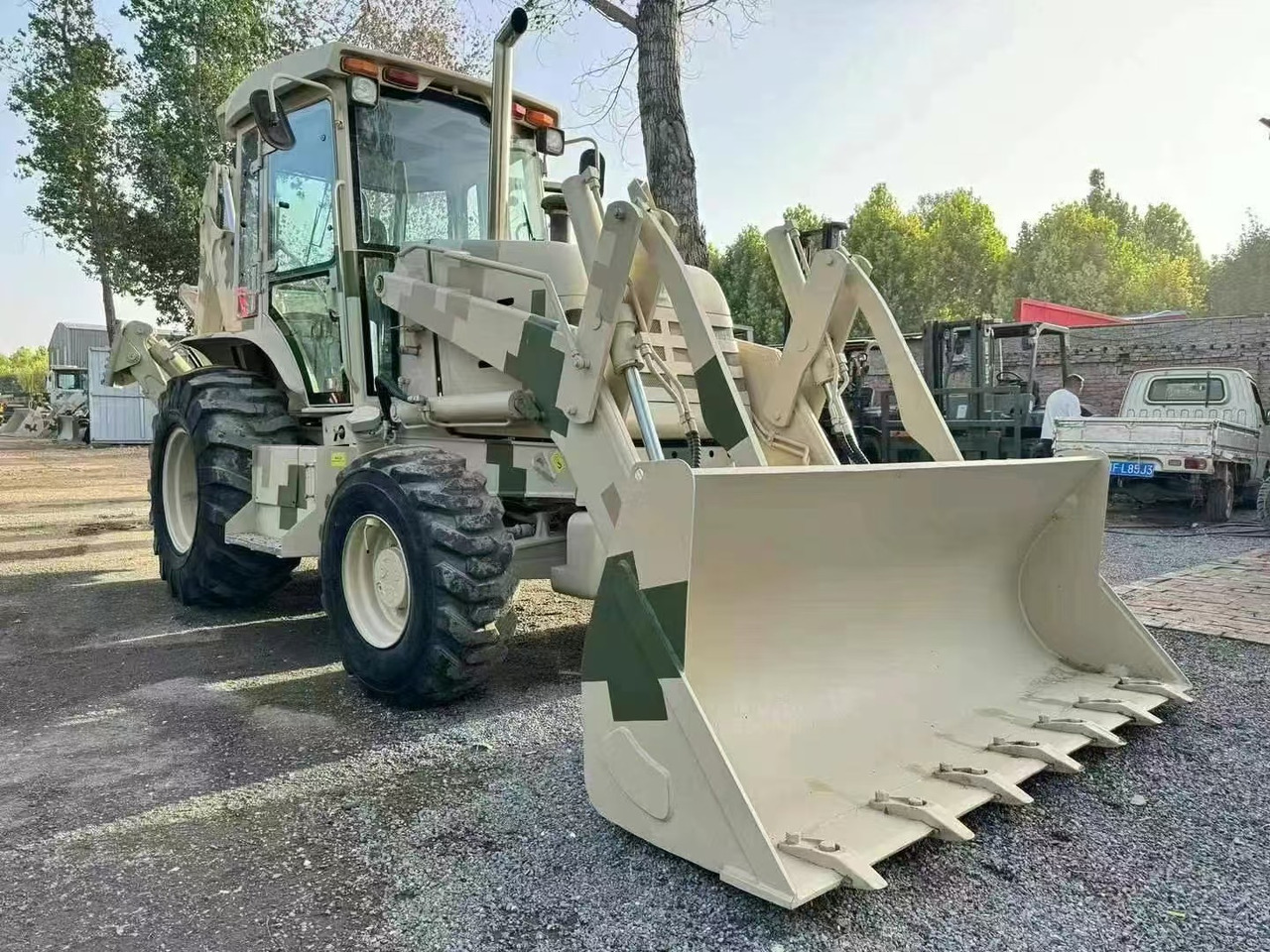 XCMG XT870K - Backhoe loader: gambar 2 XCMG XT870K - Backhoe loader: gambar 2