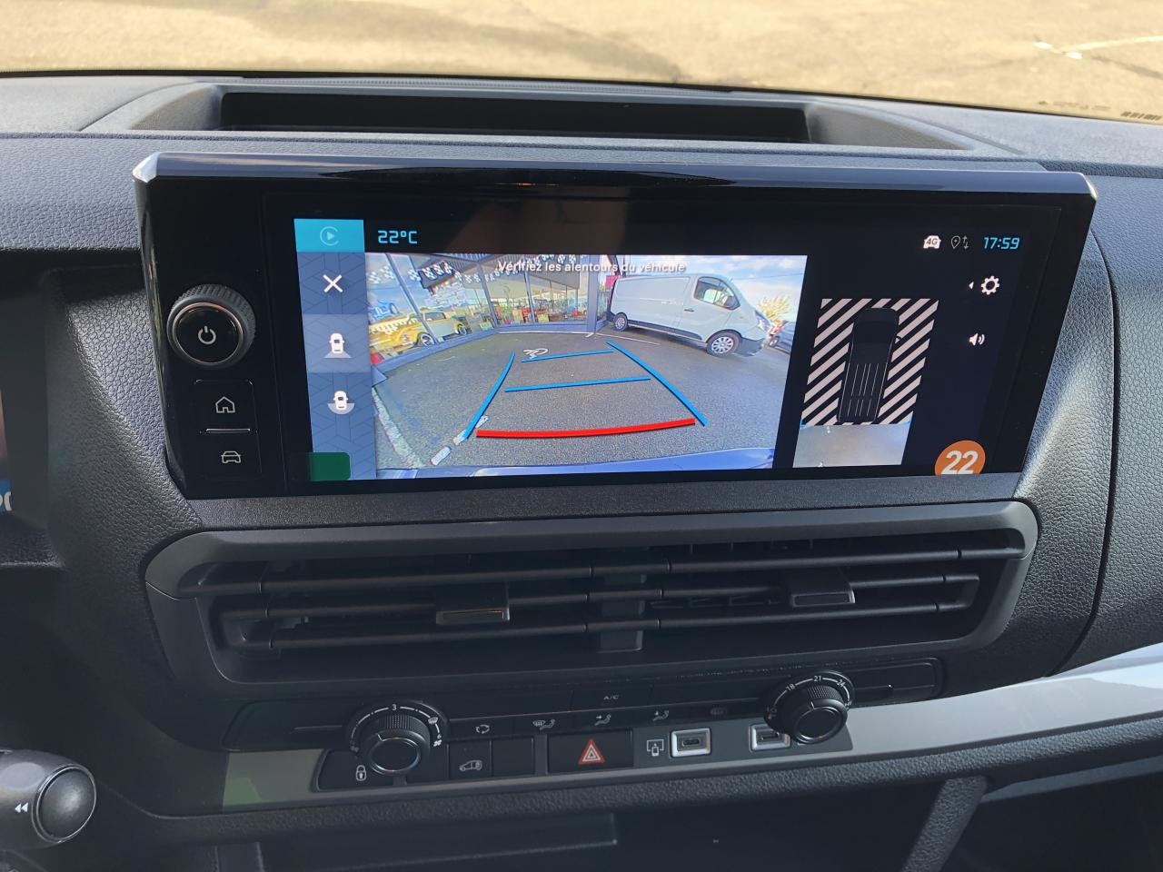 Van panel baru CITROEN Jumpy M 2.0 BlueHDi - 180 S&S - BV EAT8  III FOURGON . PHASE 2: gambar 11 Van panel baru CITROEN Jumpy M 2.0 BlueHDi - 180 S&S - BV EAT8  III FOURGON . PHASE 2: gambar 11