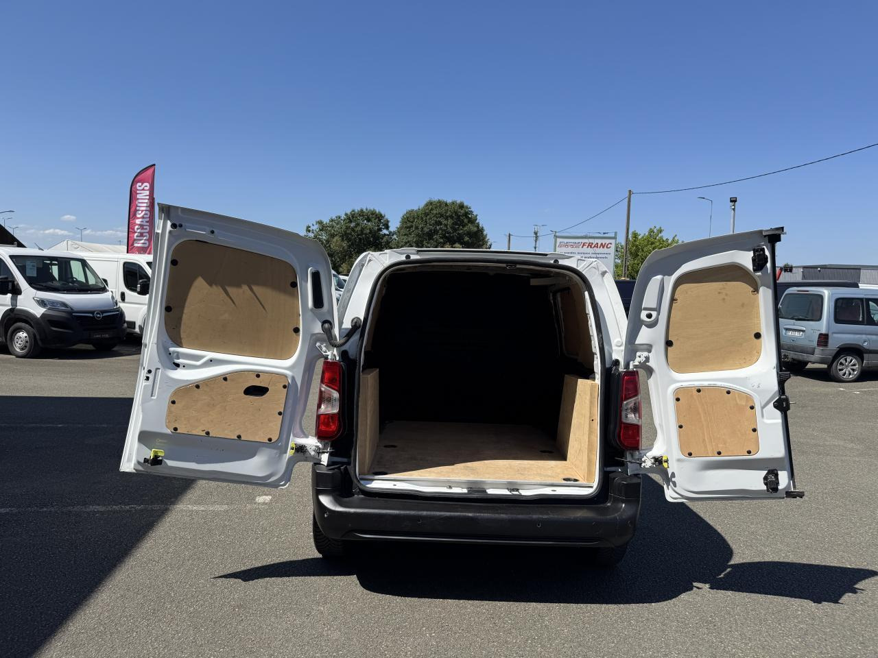 Citroen Berlingo M 650KG BLUEHDI 100 S&S DRIVER - Van kecil: gambar 2 Citroen Berlingo M 650KG BLUEHDI 100 S&S DRIVER - Van kecil: gambar 2