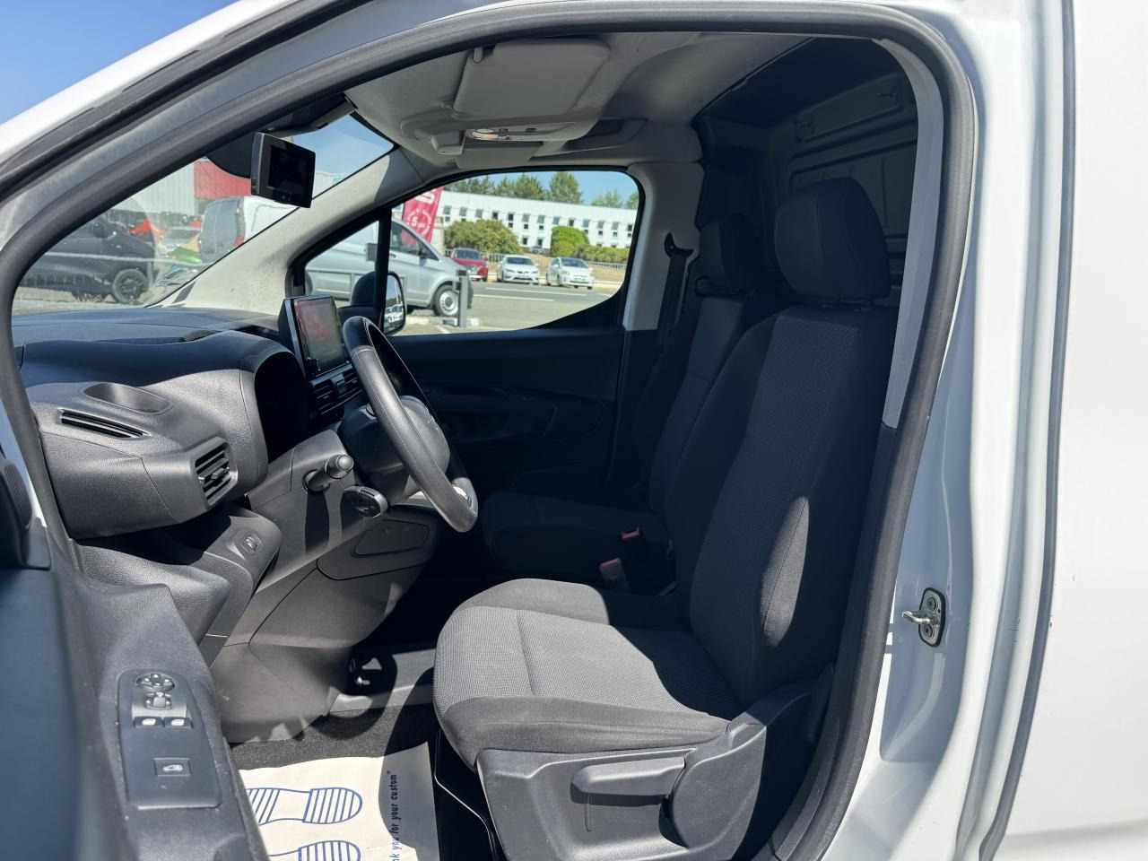 Citroen Berlingo M 650KG BLUEHDI 100 S&S DRIVER - Van kecil: gambar 4 Citroen Berlingo M 650KG BLUEHDI 100 S&S DRIVER - Van kecil: gambar 4