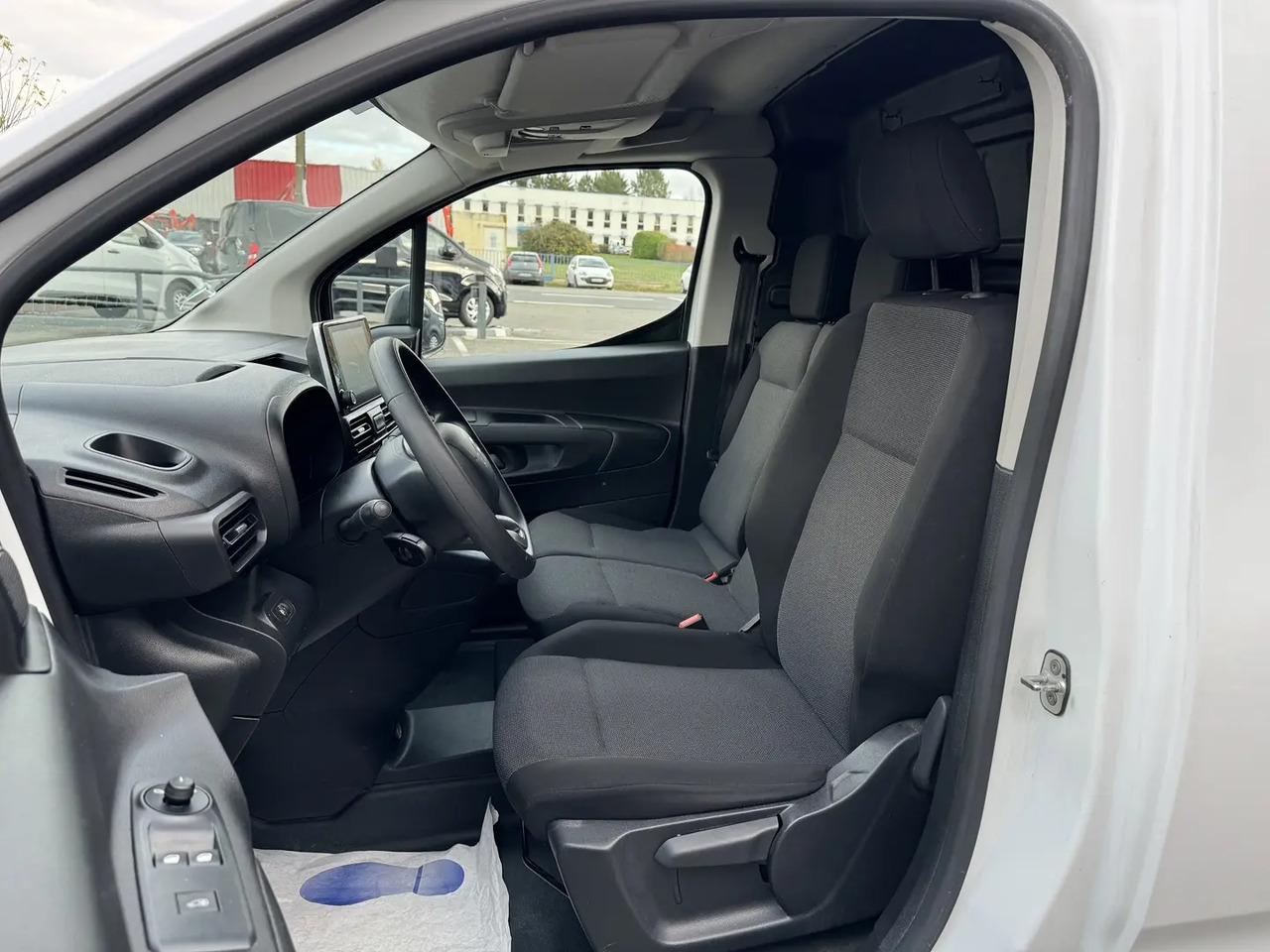 Citroen Berlingo M 650KG BLUEHDI 100 S&S DRIVER - Van panel: gambar 4 Citroen Berlingo M 650KG BLUEHDI 100 S&S DRIVER - Van panel: gambar 4