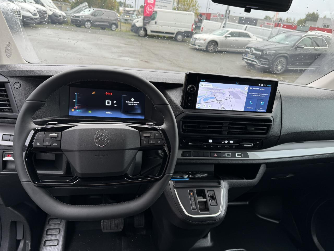 Citroen Jumpy M 2.0 BLUEHDI 180CH S&S CABINE APPROFONDIE FIXE EAT8 - Van kombi: gambar 3 Citroen Jumpy M 2.0 BLUEHDI 180CH S&S CABINE APPROFONDIE FIXE EAT8 - Van kombi: gambar 3