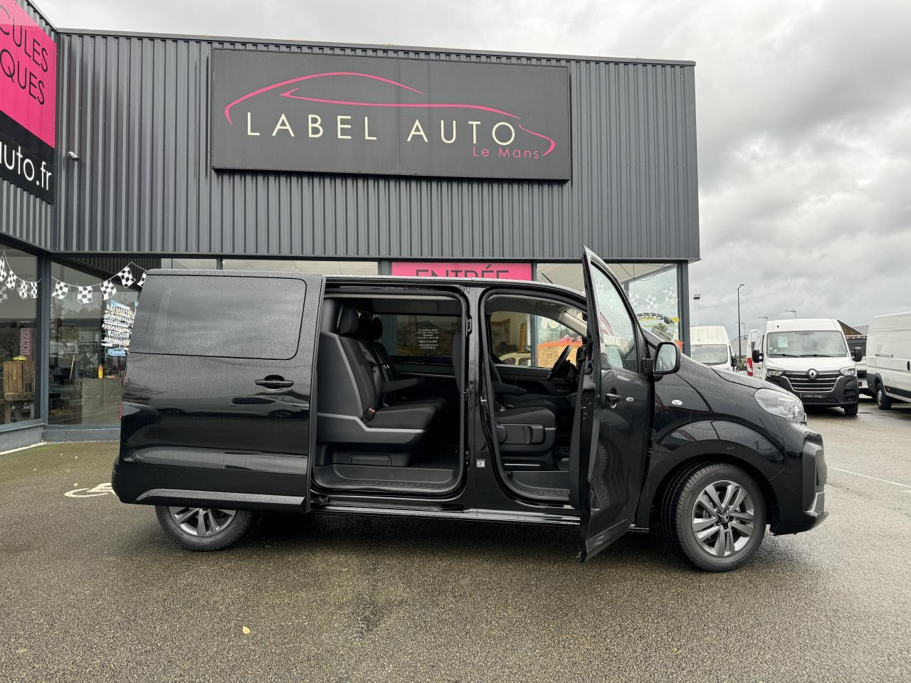 Citroen Jumpy M 2.0 BLUEHDI 180CH S&S CABINE APPROFONDIE FIXE EAT8 - Van kombi: gambar 1 Citroen Jumpy M 2.0 BLUEHDI 180CH S&S CABINE APPROFONDIE FIXE EAT8 - Van kombi: gambar 1