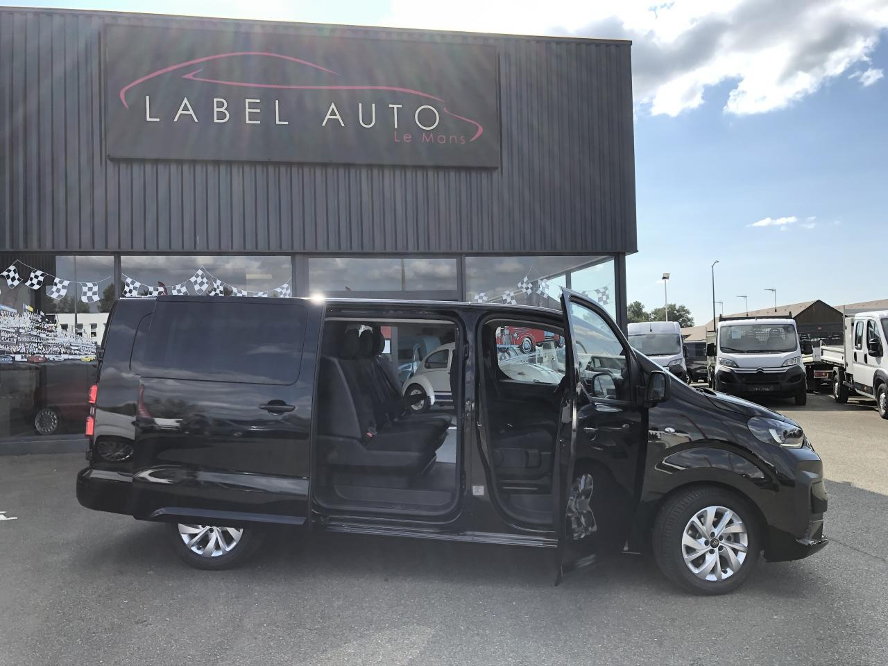 FIAT SCUDO XL 2.0 HDI 180CH EAT-8 CABINE APPROFONDIE 5 PLACES - Van kombi: gambar 1 FIAT SCUDO XL 2.0 HDI 180CH EAT-8 CABINE APPROFONDIE 5 PLACES - Van kombi: gambar 1
