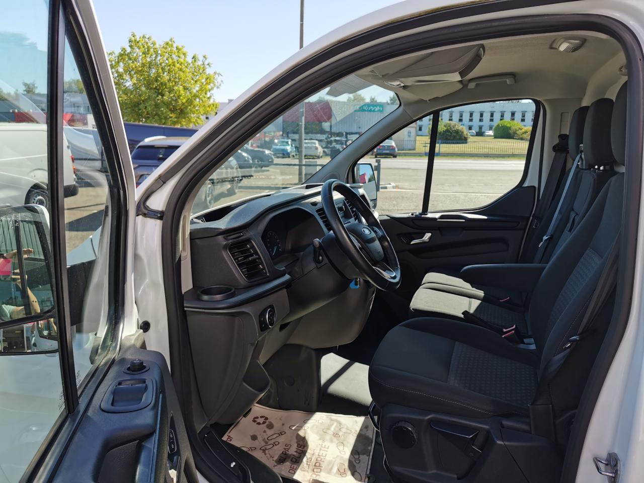 FORD Transit Custom 2.0 EcoBlue mHEV - 130 S&S TRANSIT CUSTOM FOURGON Fourgon 280 L1H1 Trend Business - Van panel: gambar 5 FORD Transit Custom 2.0 EcoBlue mHEV - 130 S&S TRANSIT CUSTOM FOURGON Fourgon 280 L1H1 Trend Business - Van panel: gambar 5