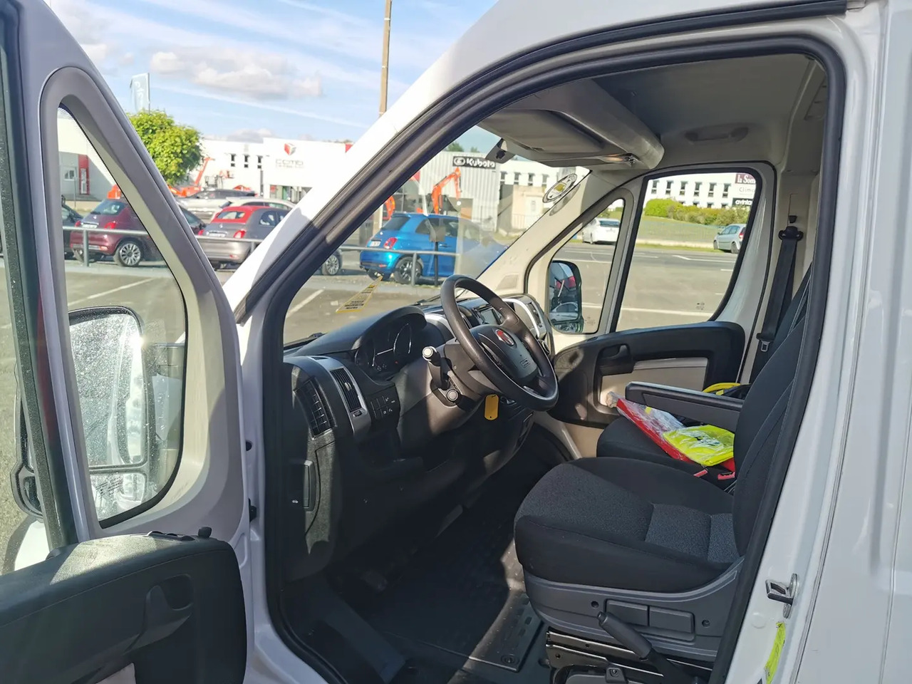 Fiat Ducato 3.3 MH2 2.3 MULTIJET 130CH PACK PRO NAV - Van panel: gambar 5 Fiat Ducato 3.3 MH2 2.3 MULTIJET 130CH PACK PRO NAV - Van panel: gambar 5