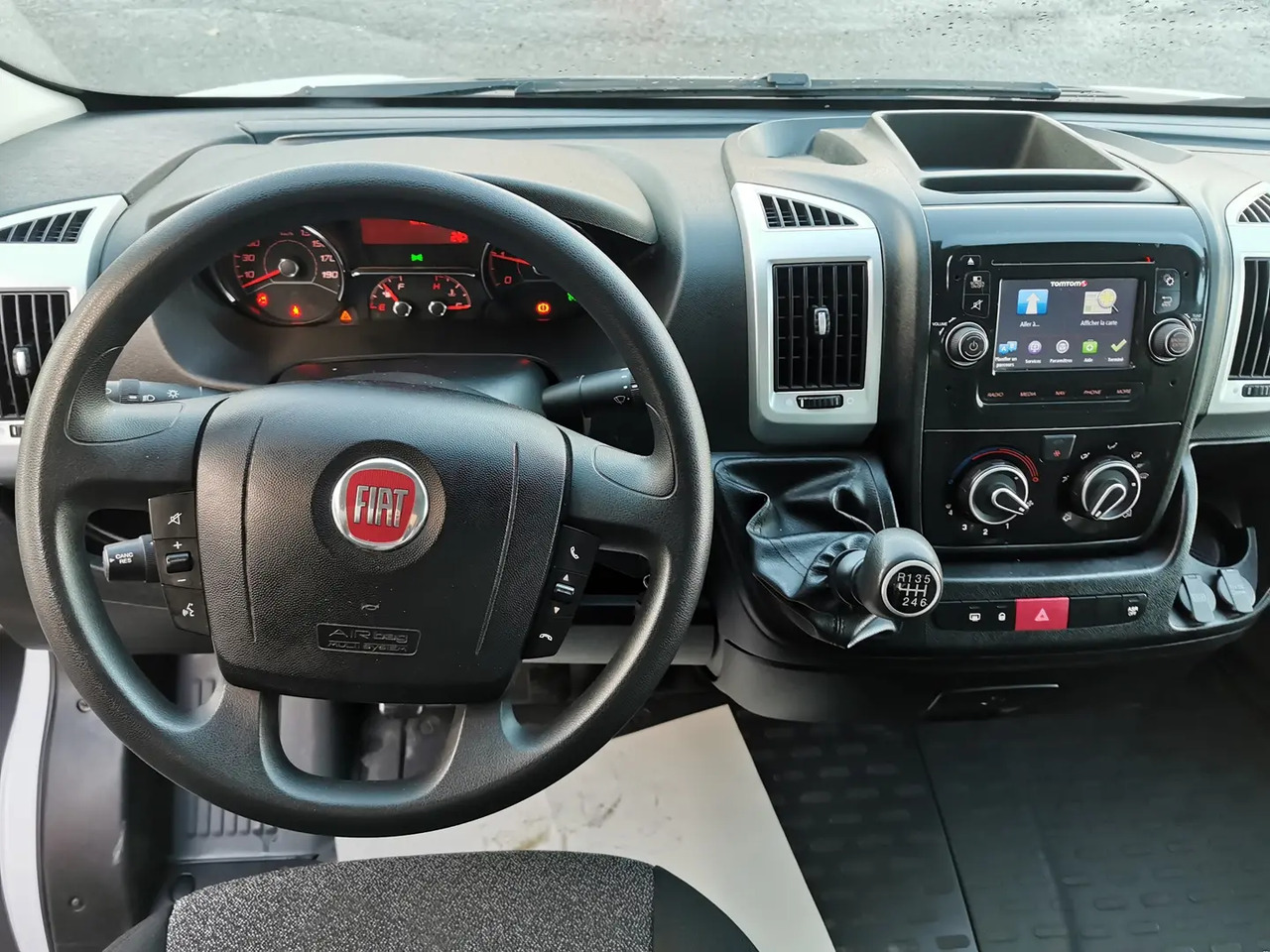 Fiat Ducato 3.5 MAXI L 2.3 MULTIJET 130CH PACK PRO NAV + COFFRE - Van jungkit: gambar 4 Fiat Ducato 3.5 MAXI L 2.3 MULTIJET 130CH PACK PRO NAV + COFFRE - Van jungkit: gambar 4