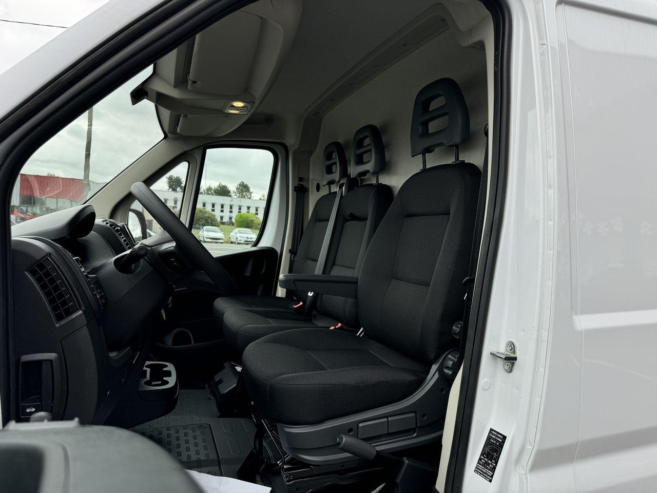 Fiat Ducato LH2 3.5 140CH S&S - Van panel: gambar 4 Fiat Ducato LH2 3.5 140CH S&S - Van panel: gambar 4
