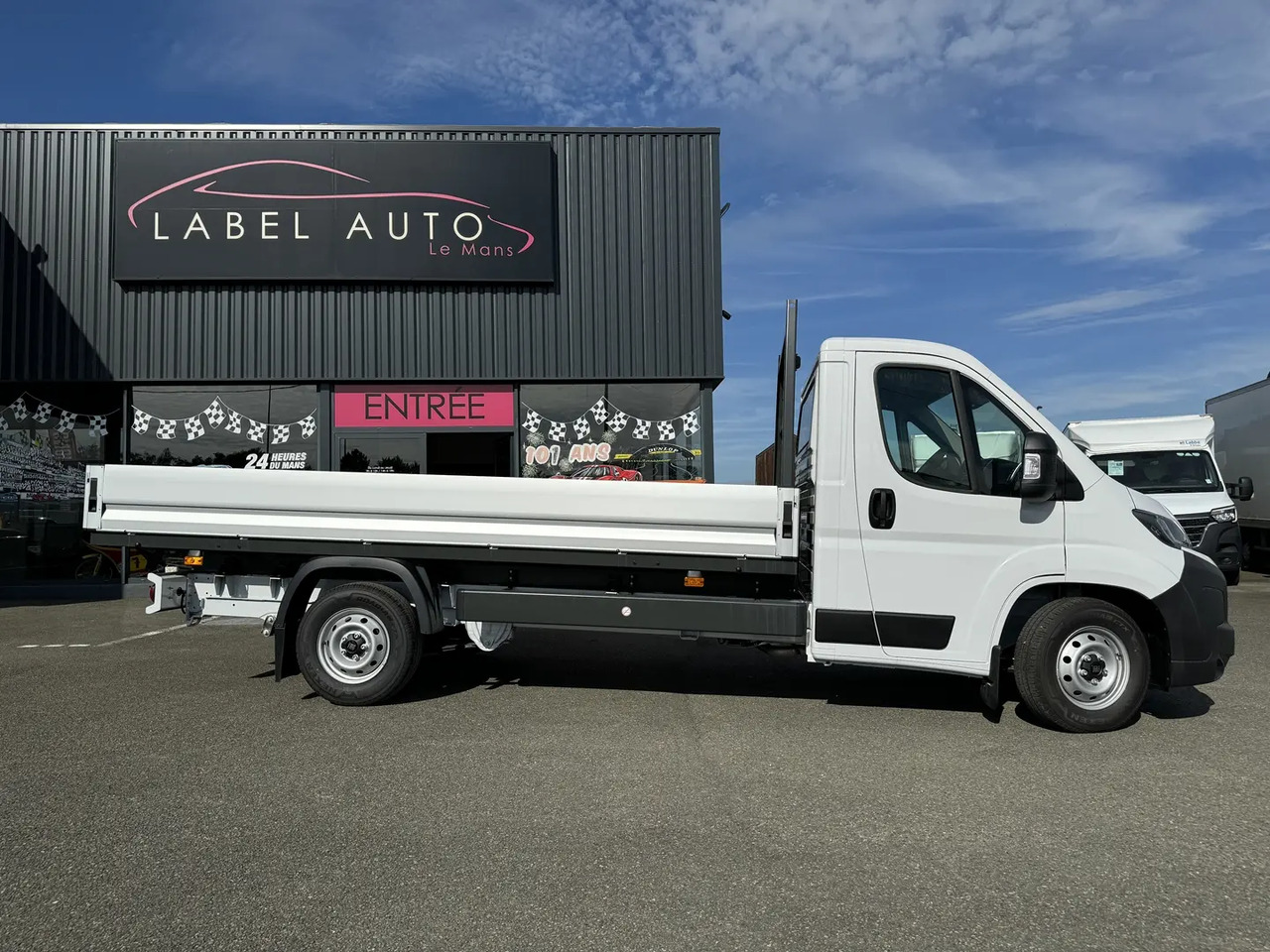 Fiat Ducato XL 3.5 MAXI 180CH S&S - Van flatbed: gambar 1 Fiat Ducato XL 3.5 MAXI 180CH S&S - Van flatbed: gambar 1