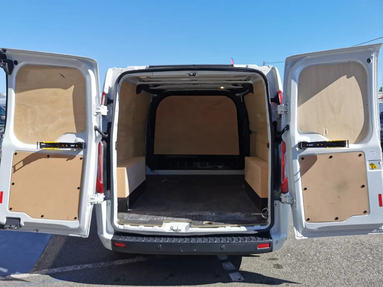 Ford Transit Custom 300 L1H1 2.0 ECOBLUE 130 HYBRID TREND BUSINESS - Van panel: gambar 3 Ford Transit Custom 300 L1H1 2.0 ECOBLUE 130 HYBRID TREND BUSINESS - Van panel: gambar 3