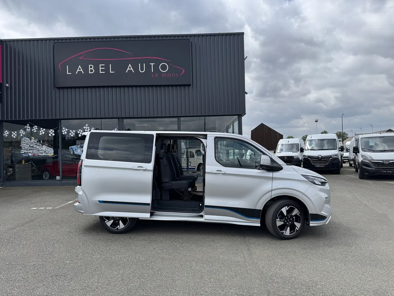 Ford Transit Custom 320 L1H1 2.0 ECOBLUE 170CH CABINE APPROFONDIE SPORT BVA8 - Van kombi: gambar 1 Ford Transit Custom 320 L1H1 2.0 ECOBLUE 170CH CABINE APPROFONDIE SPORT BVA8 - Van kombi: gambar 1