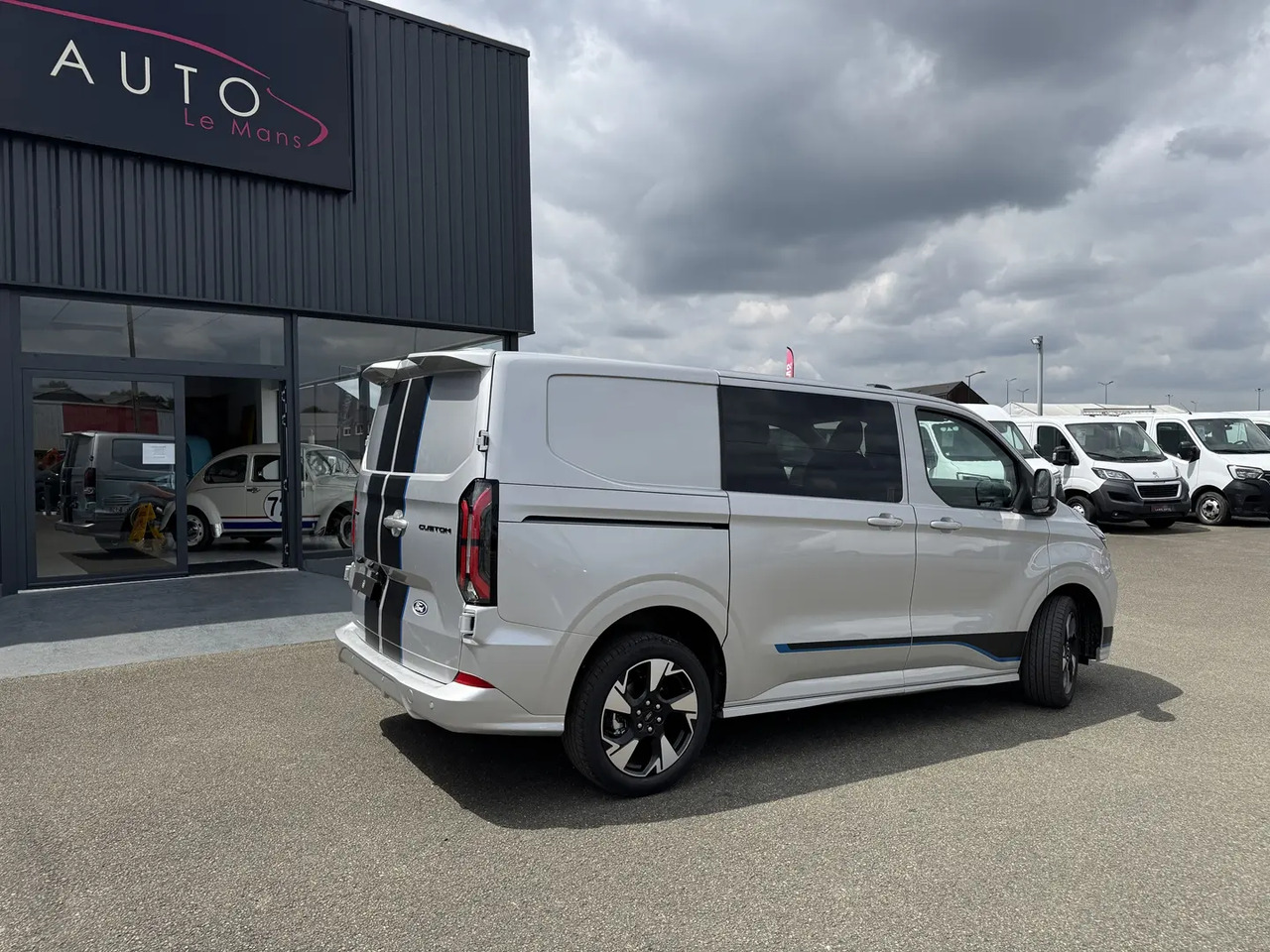 Ford Transit Custom 320 L1H1 2.0 ECOBLUE 170CH CABINE APPROFONDIE SPORT BVA8 - Van kombi: gambar 5 Ford Transit Custom 320 L1H1 2.0 ECOBLUE 170CH CABINE APPROFONDIE SPORT BVA8 - Van kombi: gambar 5