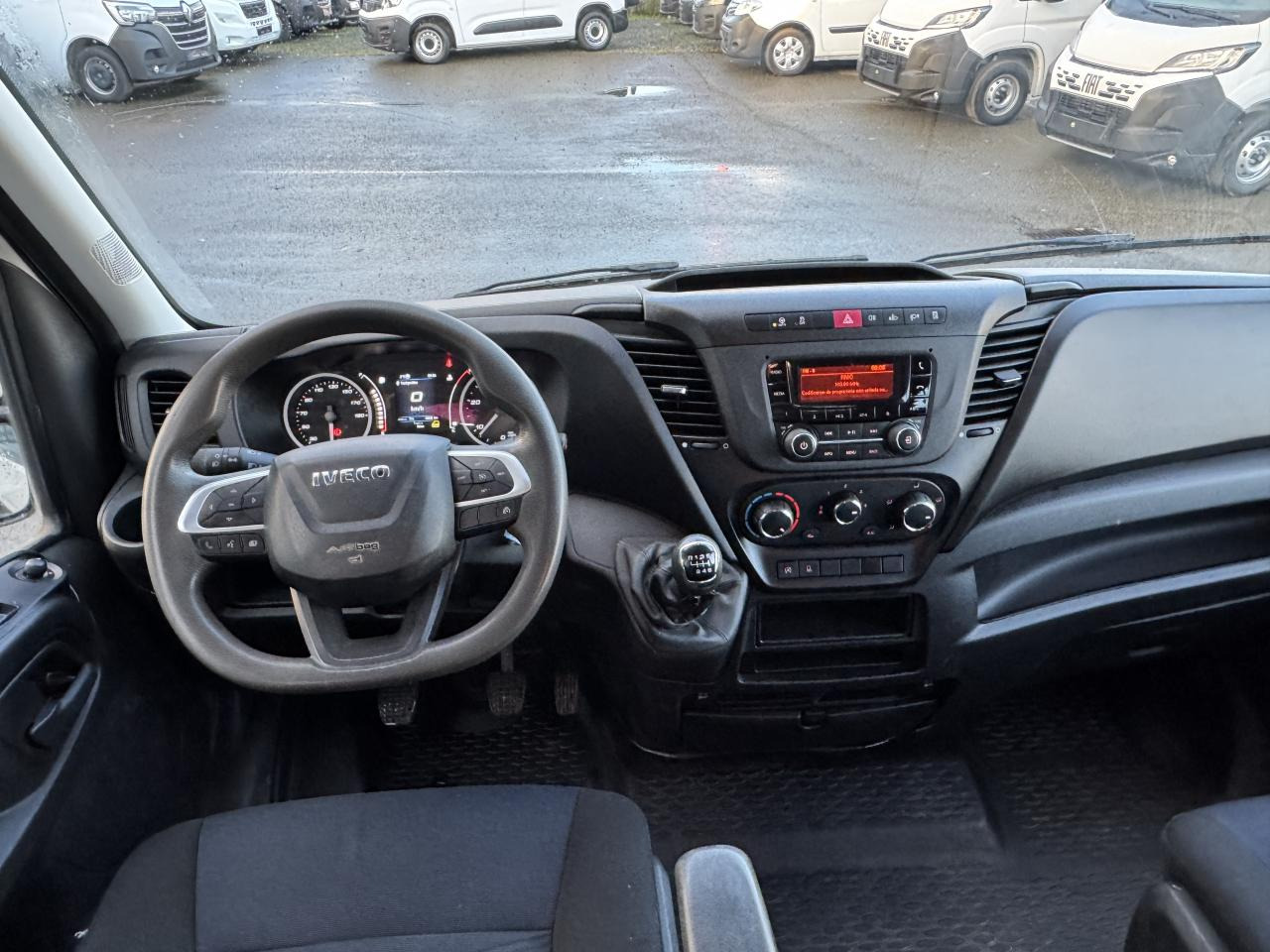 IVECO DAILY 35C14 BENNE COFFRE DOUBLE CABINE RJ 6 places - Van jungkit, Van kombi: gambar 4 IVECO DAILY 35C14 BENNE COFFRE DOUBLE CABINE RJ 6 places - Van jungkit, Van kombi: gambar 4