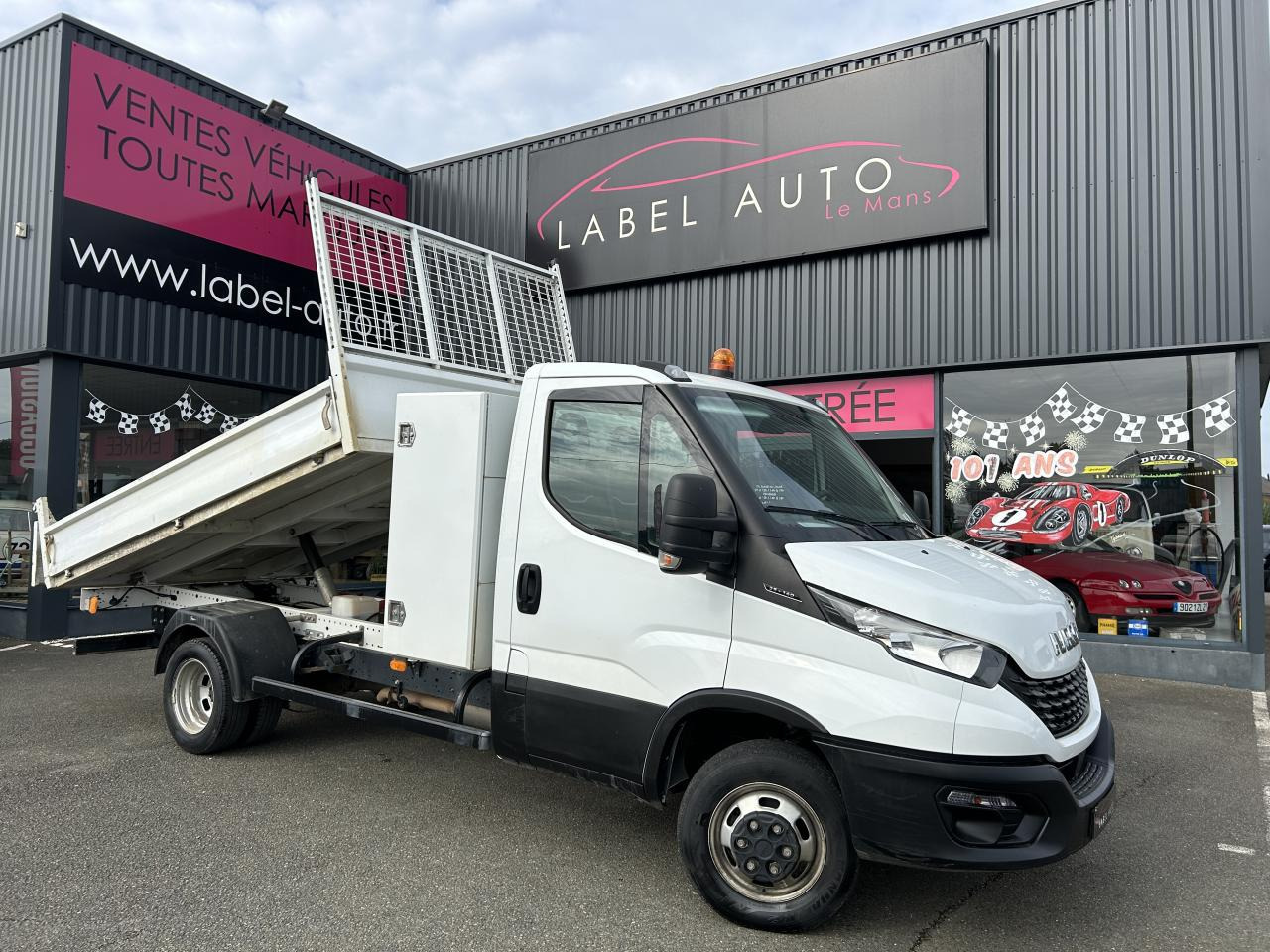IVECO Daily 35 C 14 S&S (Quad-Leaf) CHASSIS CABINE 2014 35C/35S Chassis cabine 35 C Epmt.3.75 PHASE 3 - Van jungkit: gambar 1 IVECO Daily 35 C 14 S&S (Quad-Leaf) CHASSIS CABINE 2014 35C/35S Chassis cabine 35 C Epmt.3.75 PHASE 3 - Van jungkit: gambar 1